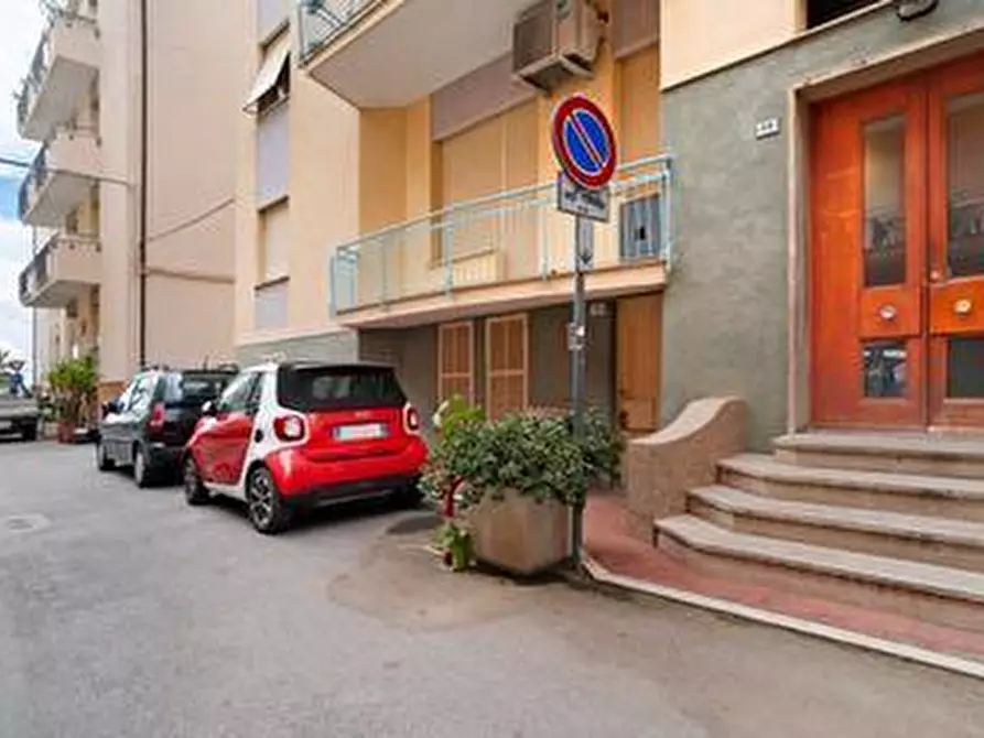 Immagine 22 di Trilocale in affitto  in Via Roma a Alassio