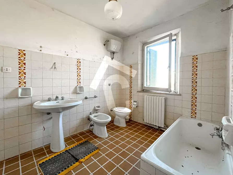 Immagine 18 di Rustico / casale in vendita  a Belvedere Ostrense