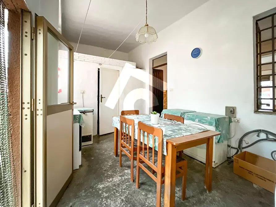 Immagine 19 di Palazzo in vendita  a Jesi