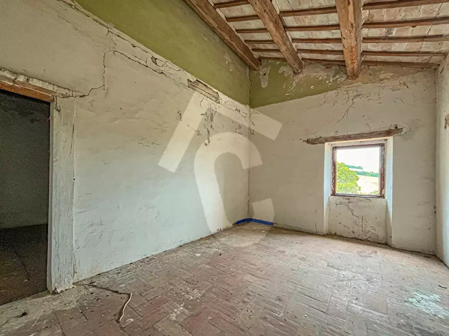 Immagine 37 di Rustico / casale in vendita  a Jesi