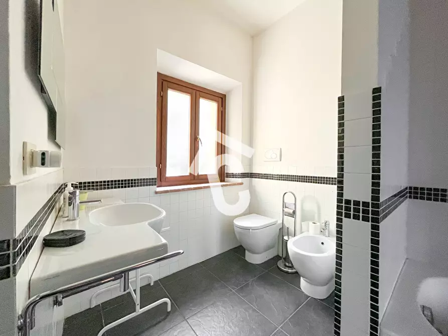 Immagine 13 di Rustico / casale in vendita  a Maiolati Spontini