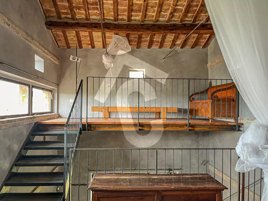Immagine 9 di Rustico / casale in vendita  a Jesi