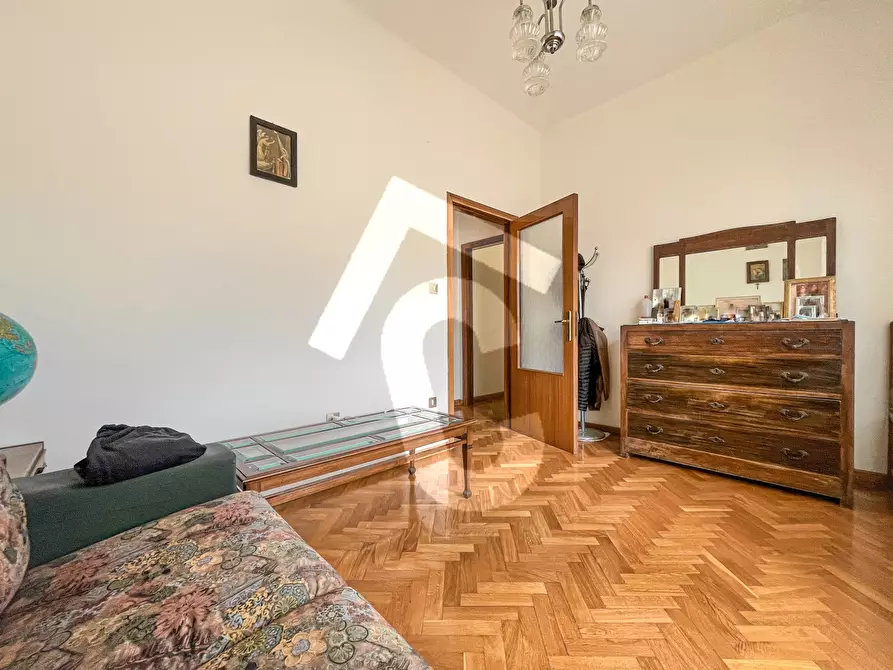 Immagine 2 di Pentalocale in vendita  a Jesi