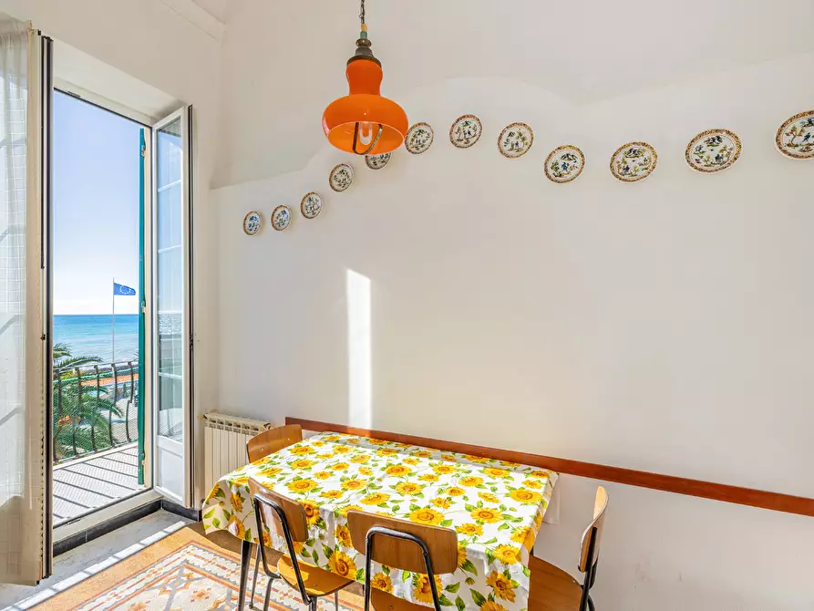 Immagine 36 di Trilocale in affitto  in Piazza Vittorio Emanuele II a Finale Ligure