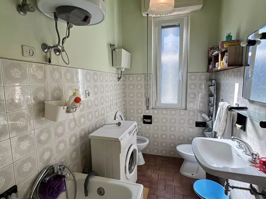 Immagine 16 di Bilocale in vendita  in Via Cesare Abba a Finale Ligure