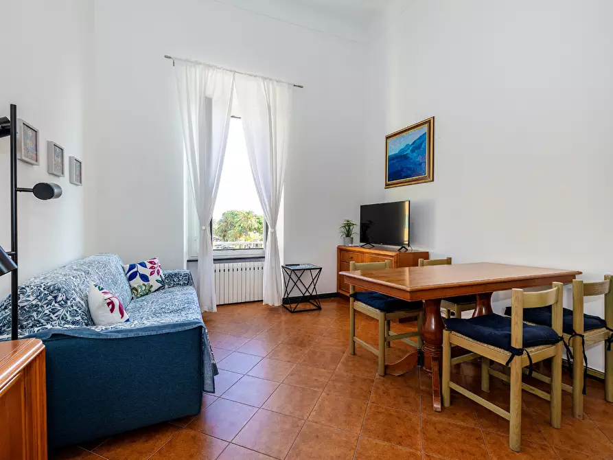 Immagine 2 di Trilocale in affitto  in Piazza Vittorio Emanuele II 5 a Finale Ligure