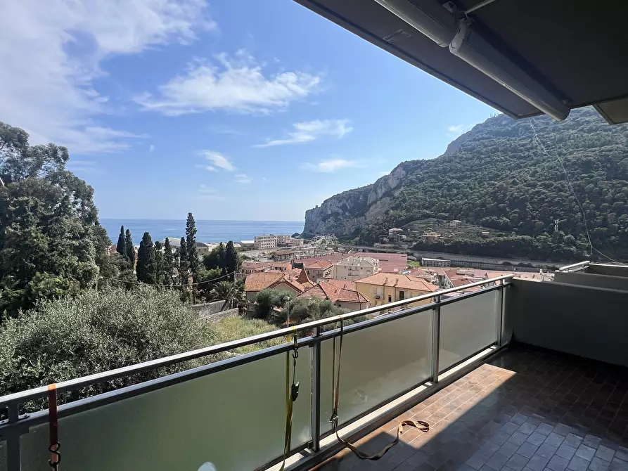 Immagine 7 di Trilocale in vendita  in Via della Pineta a Finale Ligure