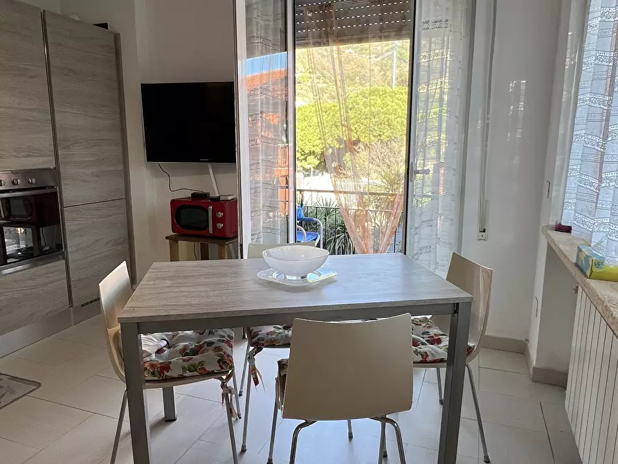 Immagine 8 di Bilocale in vendita  in Via del Cigno a Finale Ligure