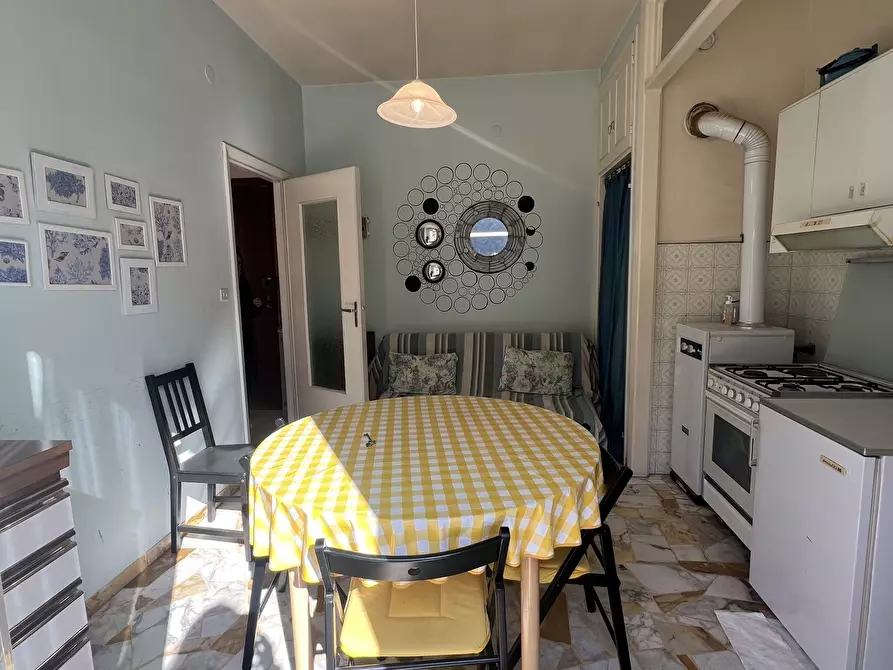 Immagine 11 di Bilocale in vendita  in Via Cesare Abba a Finale Ligure