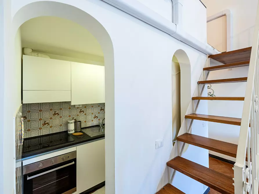 Immagine 13 di Trilocale in affitto  in Piazza Vittorio Emanuele II 5 a Finale Ligure