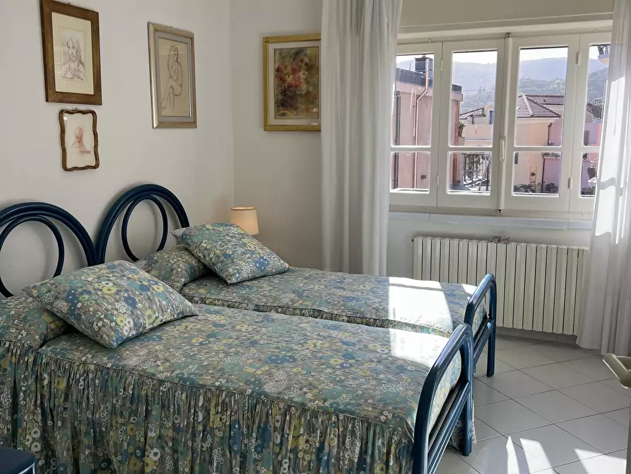 Immagine 3 di Quadrilocale in vendita  in Via Paolo Cappa a Finale Ligure