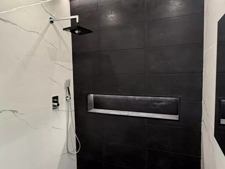 Immagine 15 di Casa semindipendente in vendita  a Mascalucia