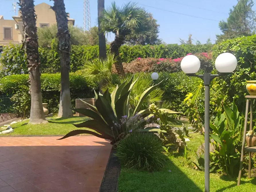 Immagine 37 di Villa in vendita  a Sant'agata Li Battiati