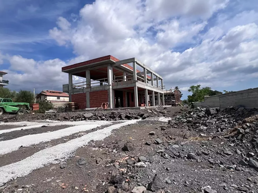 Immagine 5 di Villa in vendita  a San Giovanni La Punta