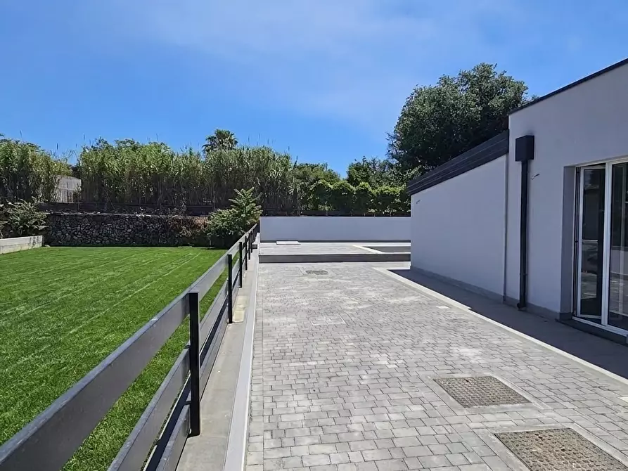 Immagine 3 di Villa in vendita  a Aci Bonaccorsi