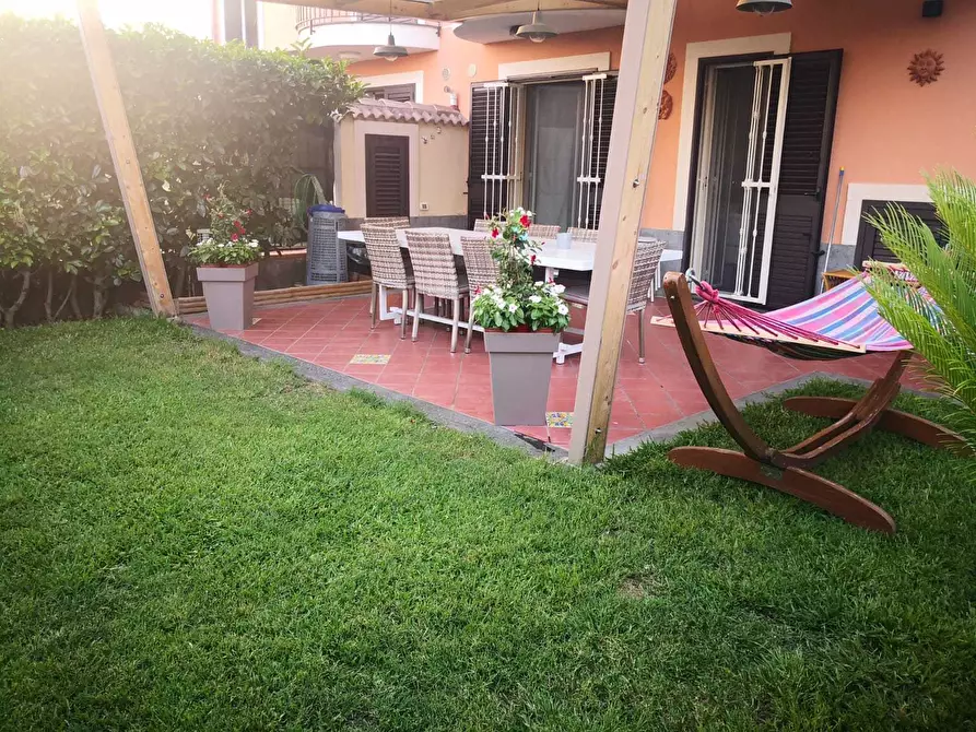 Immagine 3 di Villa in vendita  a Ragalna