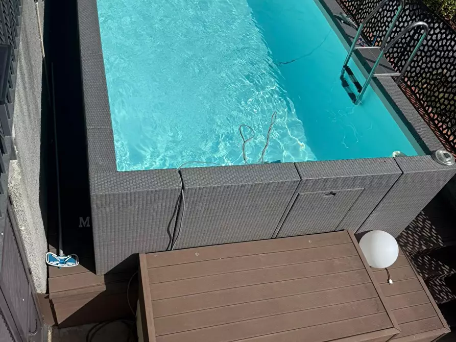 Immagine 5 di Villa in vendita  a Nicolosi