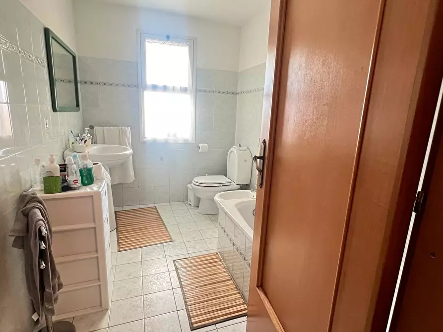 Immagine 17 di Casa indipendente in vendita  a Tremestieri Etneo