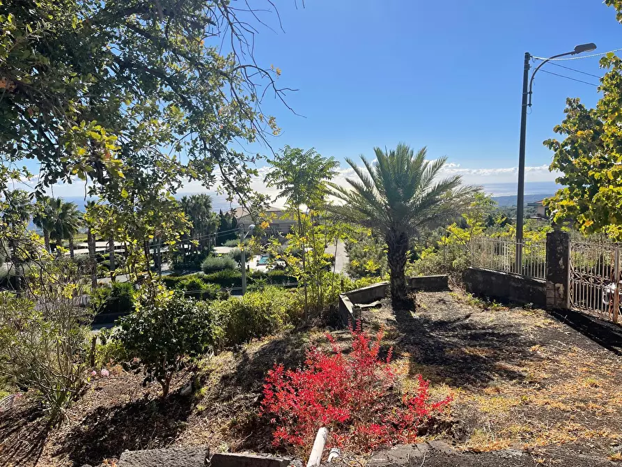 Immagine 29 di Villa in vendita  a Zafferana Etnea