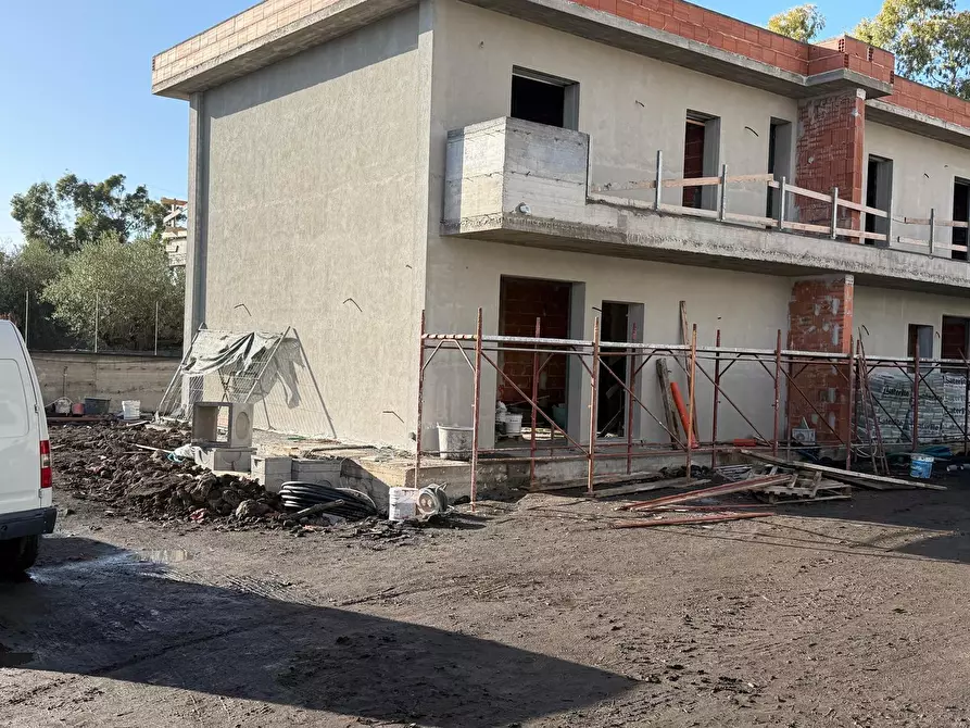 Immagine 2 di Villa in vendita  a San Giovanni La Punta