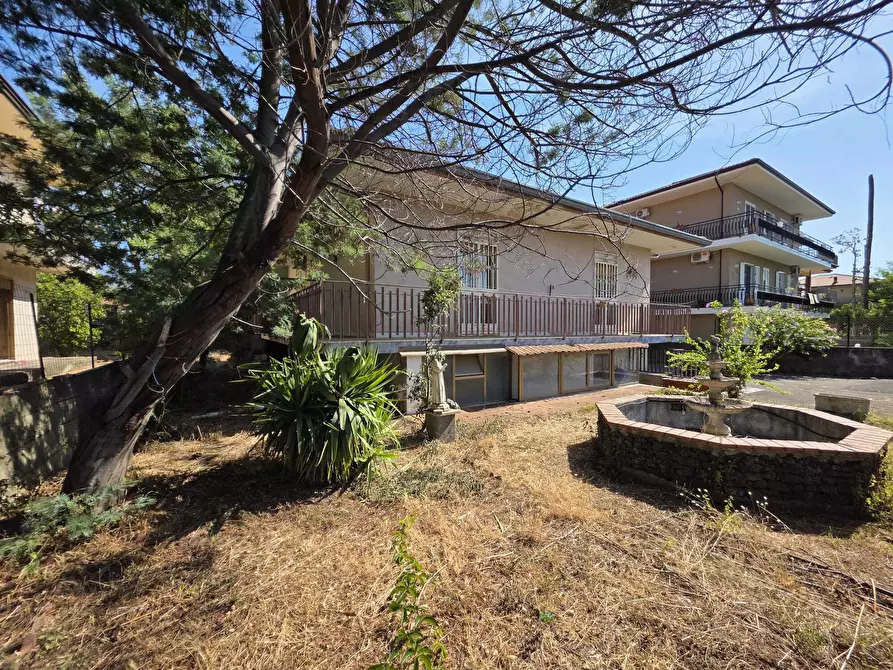 Immagine 4 di Villa in vendita  in Via Vincenzo Bellini a Tremestieri Etneo