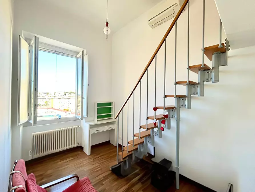 Immagine 3 di Pentalocale in affitto  in Via Giovanni Torti 143 a Genova