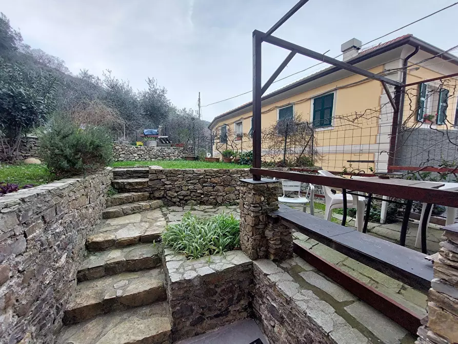 Immagine 1 di Trilocale in vendita  in Via San Pantaleo a Genova