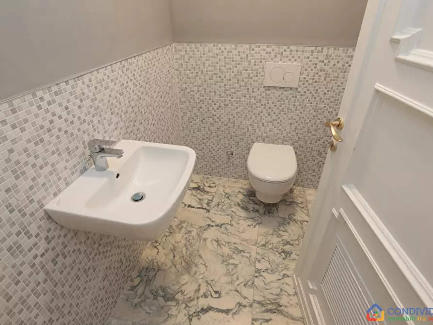 Immagine 20 di Albergo/B&B/Residence in affitto  in Piazza della Nunziata 5 a Genova