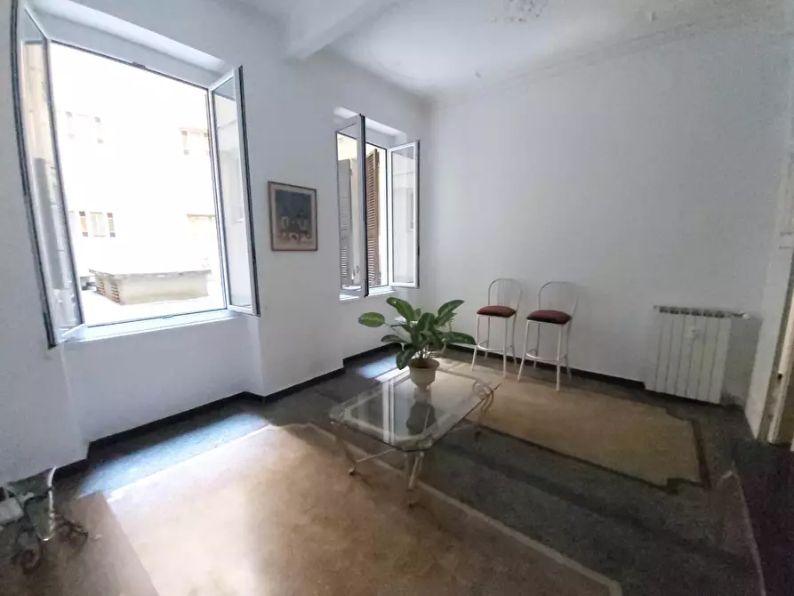 Immagine 2 di Trilocale in vendita  in Corso Magenta a Genova