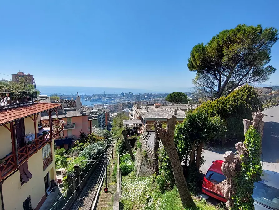 Immagine 5 di Trilocale in vendita  in Via Domenico Chiodo 25 a Genova