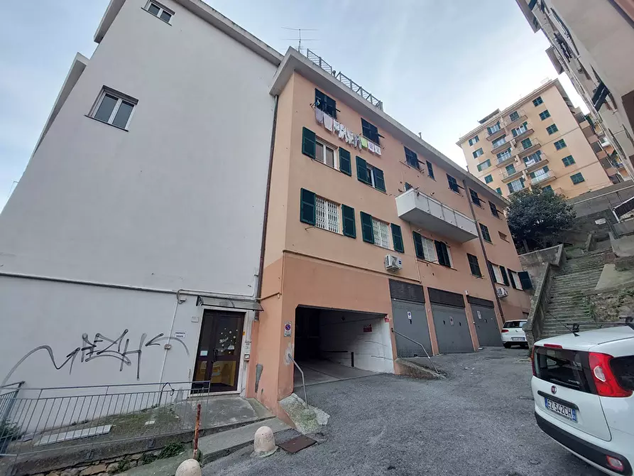 Immagine 36 di Trilocale in vendita  in Passo della Zebra a Genova