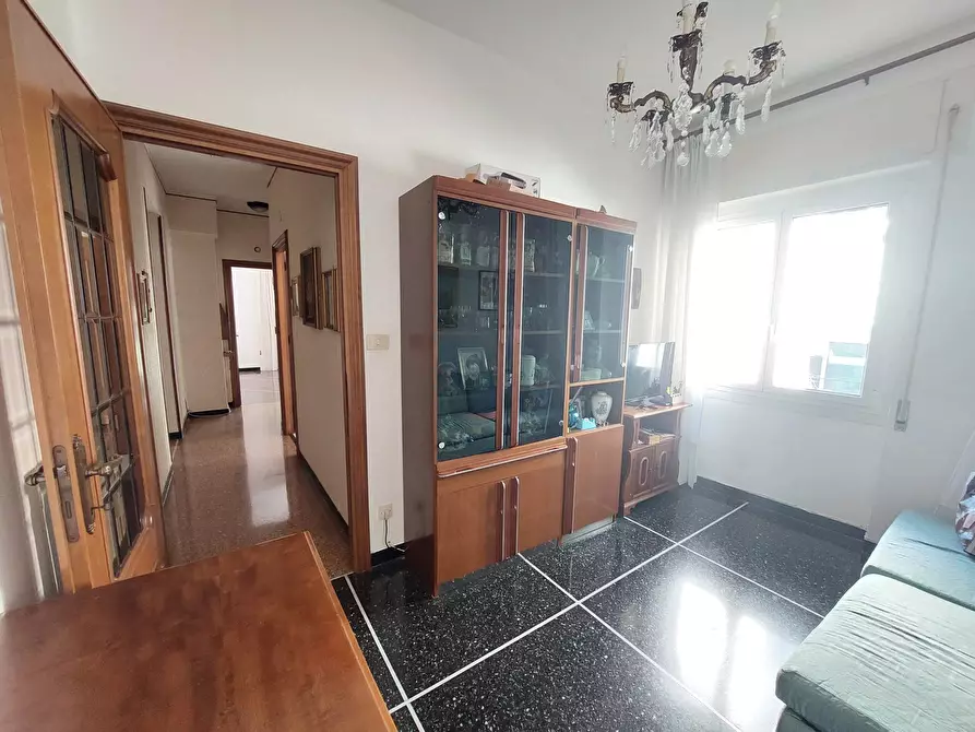 Immagine 9 di Bilocale in vendita  in Via Bartolomeo Carrea a Genova
