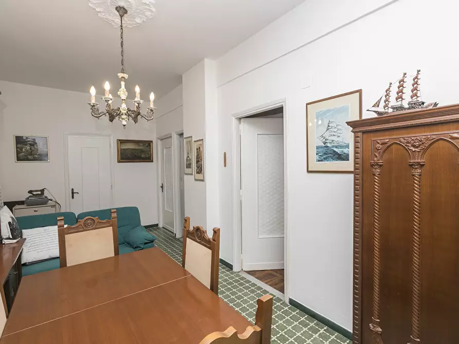 Immagine 38 di Pentalocale in vendita  in Via Venezia 12 a Genova