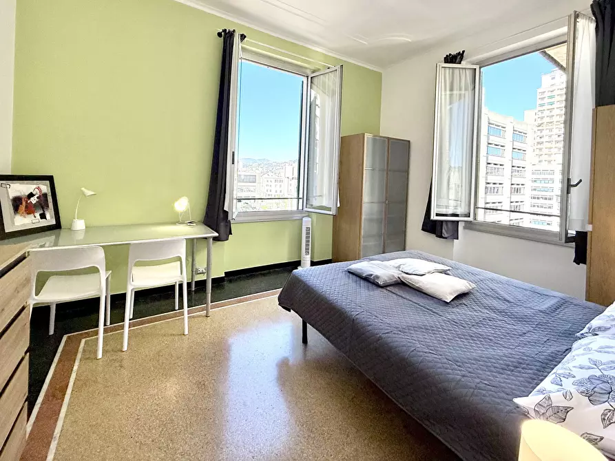 Immagine 18 di Pentalocale in vendita  in Via Fieschi a Genova