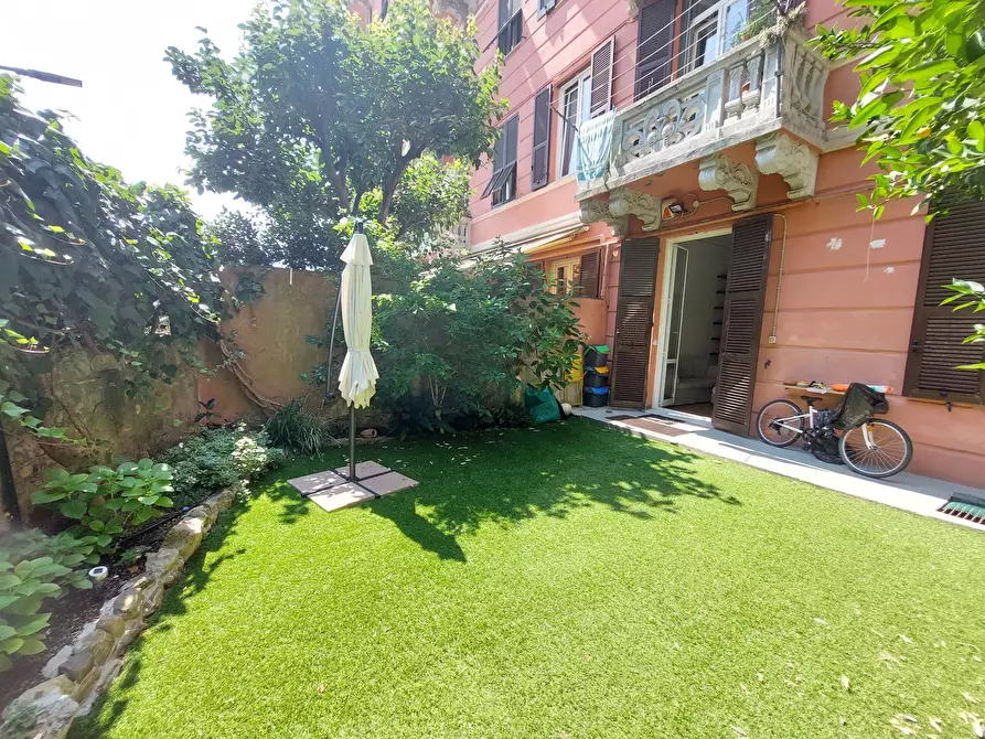Immagine 16 di Trilocale in vendita  in Corso Magenta a Genova