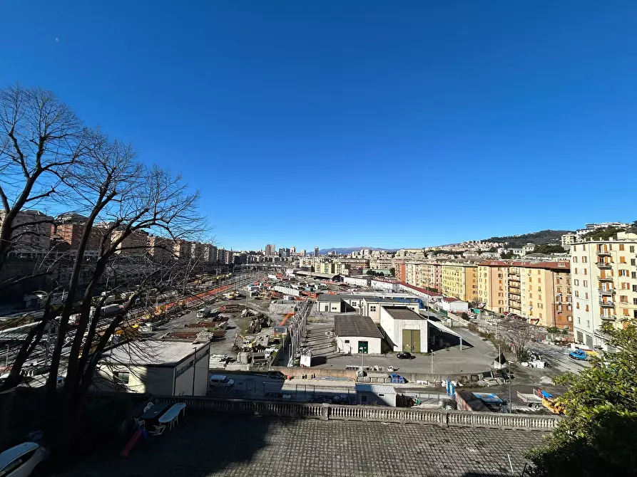 Immagine 15 di Pentalocale in affitto  in Via Giovanni Torti 143 a Genova