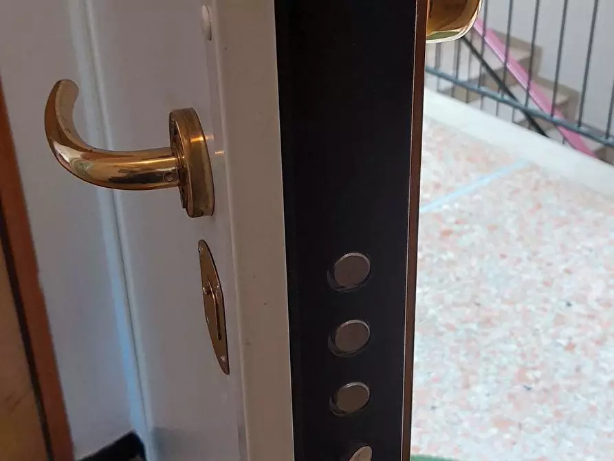 Immagine 22 di Bilocale in vendita  in Via Fratelli Bandiera 3 a Rapallo