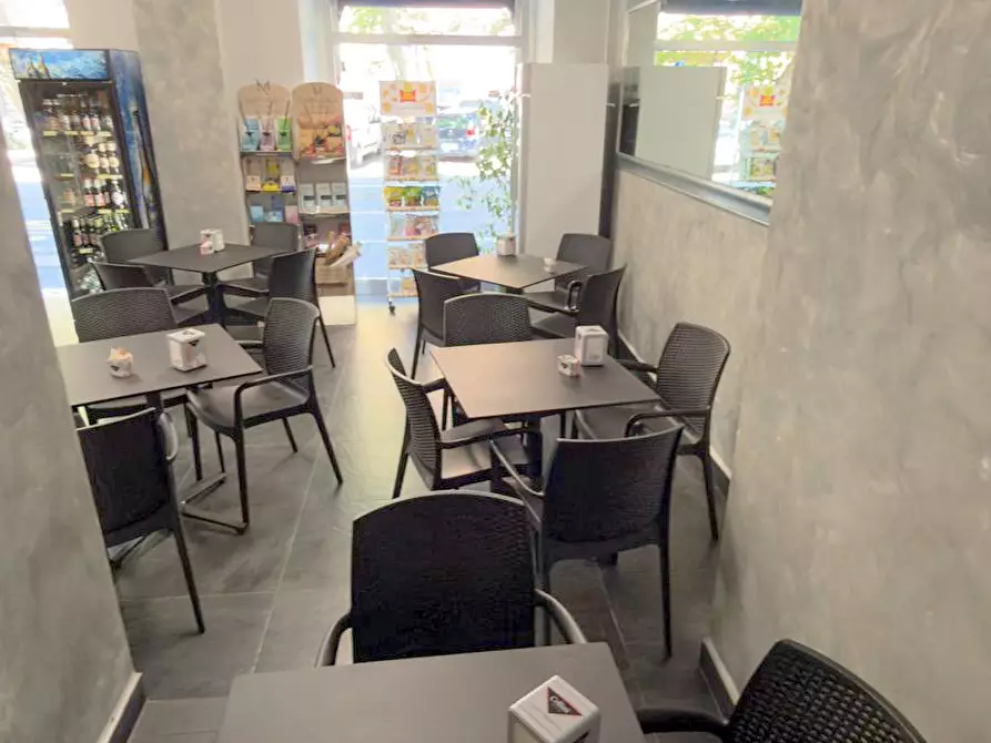 Immagine 23 di Bar / Ristorante in vendita  in Corso Sardegna 313 - 315 a Genova