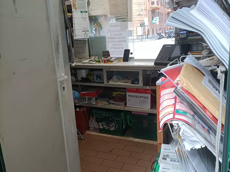 Immagine 4 di Edicola in vendita  in MARASSI a Genova
