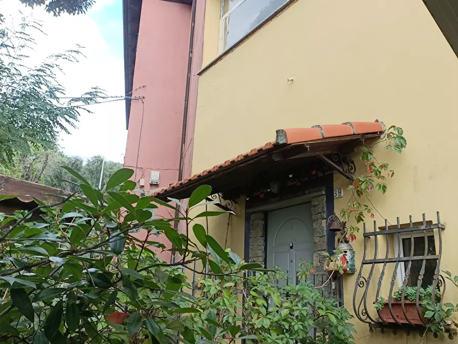 Immagine 9 di Casa indipendente in vendita  in Salita al Garbo 39A a Genova