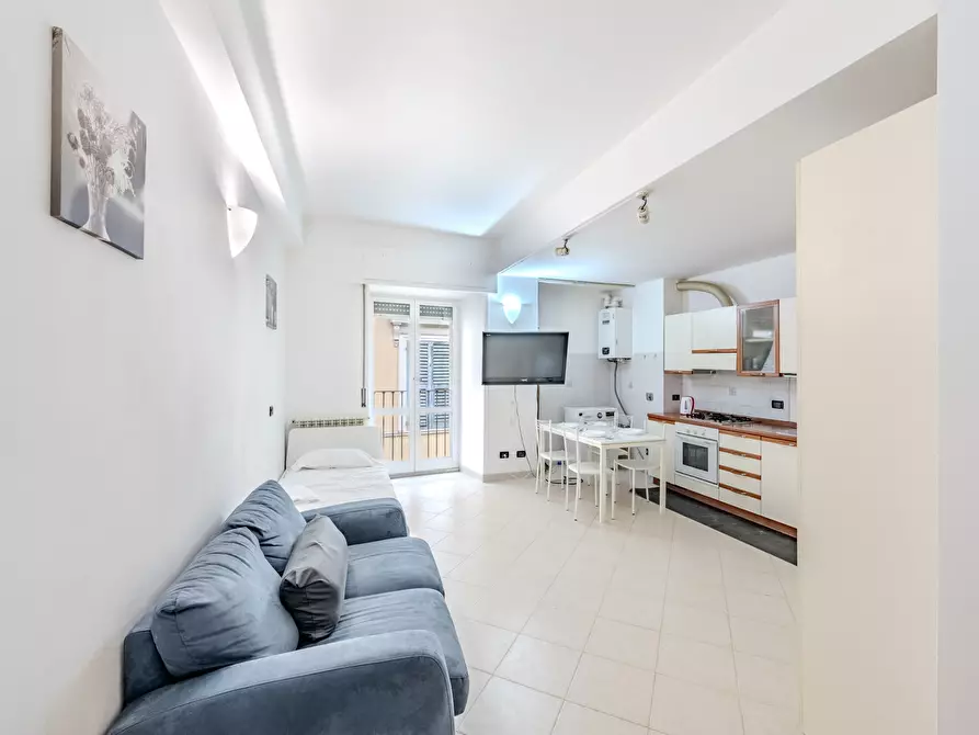 Immagine 15 di Pentalocale in vendita  in Vico Tana 1 a Genova