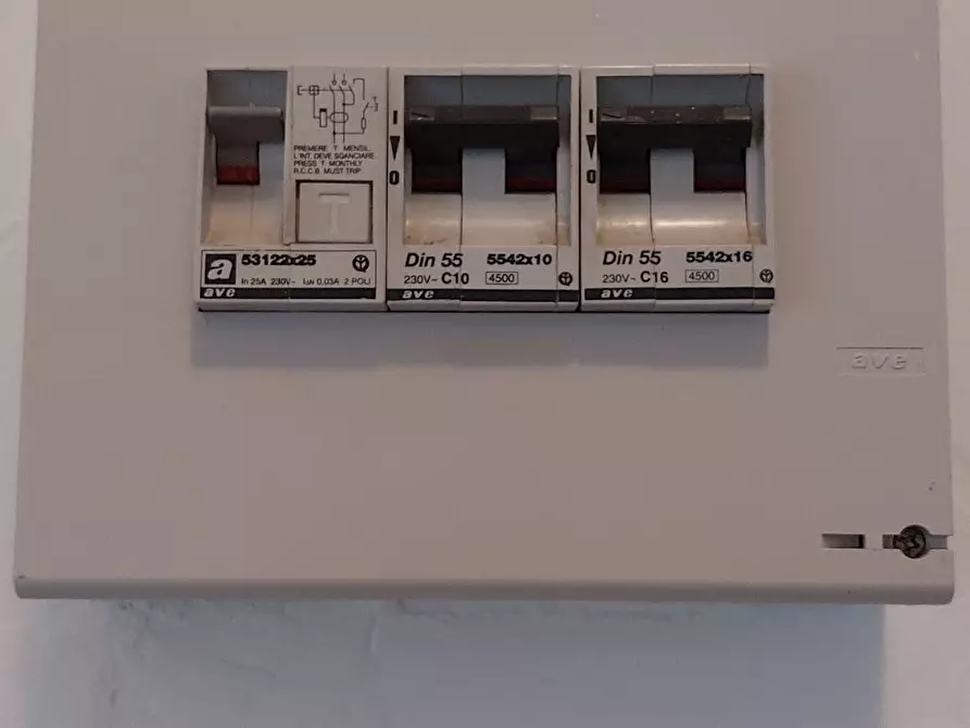 Immagine 23 di Bilocale in vendita  in Via Fratelli Bandiera 3 a Rapallo