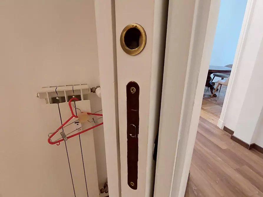 Immagine 42 di Trilocale in vendita  in Corso Magenta a Genova