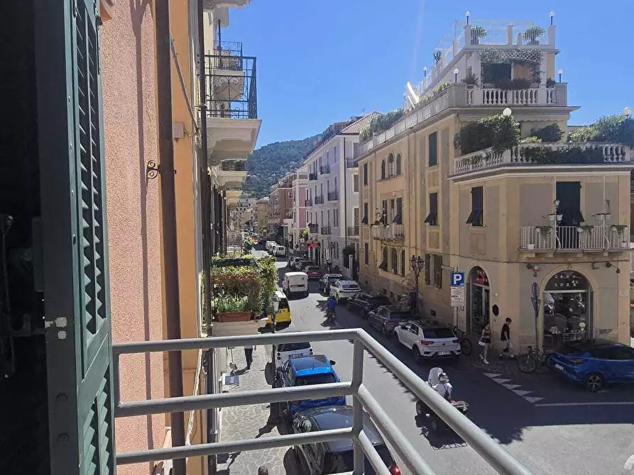 Immagine 5 di Trilocale in vendita  in Corso Dante Alighieri 198 a Alassio