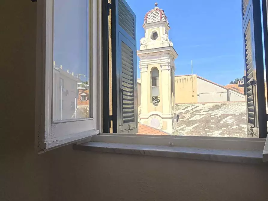 Immagine 15 di Trilocale in vendita  in Via Tommaso Pertica 52 a Finale Ligure