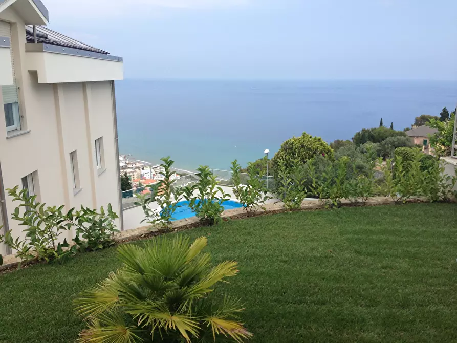 Immagine 10 di Villa in vendita  in Strada Panoramica San Bernardo 116-118 a Alassio