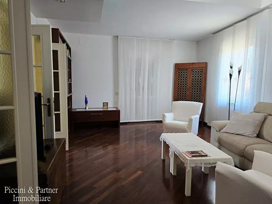 Immagine 15 di Pentalocale in vendita  in Via Orvieto 2 a Perugia