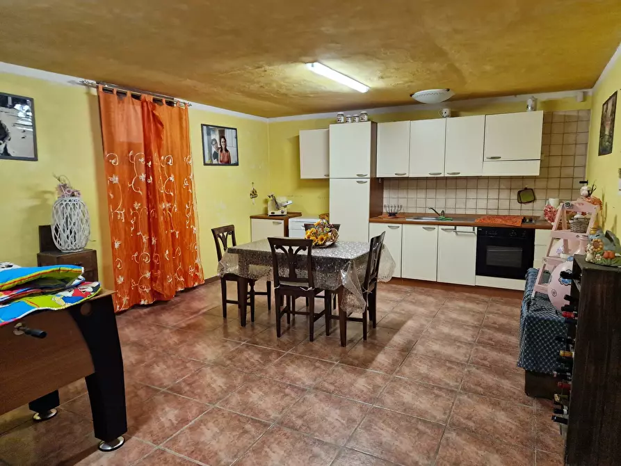 Immagine 43 di Casa bifamiliare in vendita  in Via Milano a Castiglione Del Lago