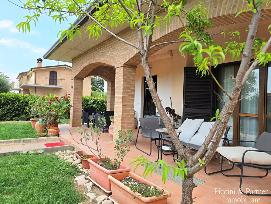 Immagine 5 di Villa in vendita  in Via Lillacci a Perugia