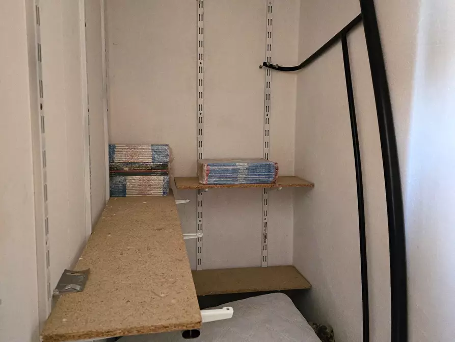 Immagine 40 di Quadrilocale in vendita  in Via Campania a Castiglione Del Lago